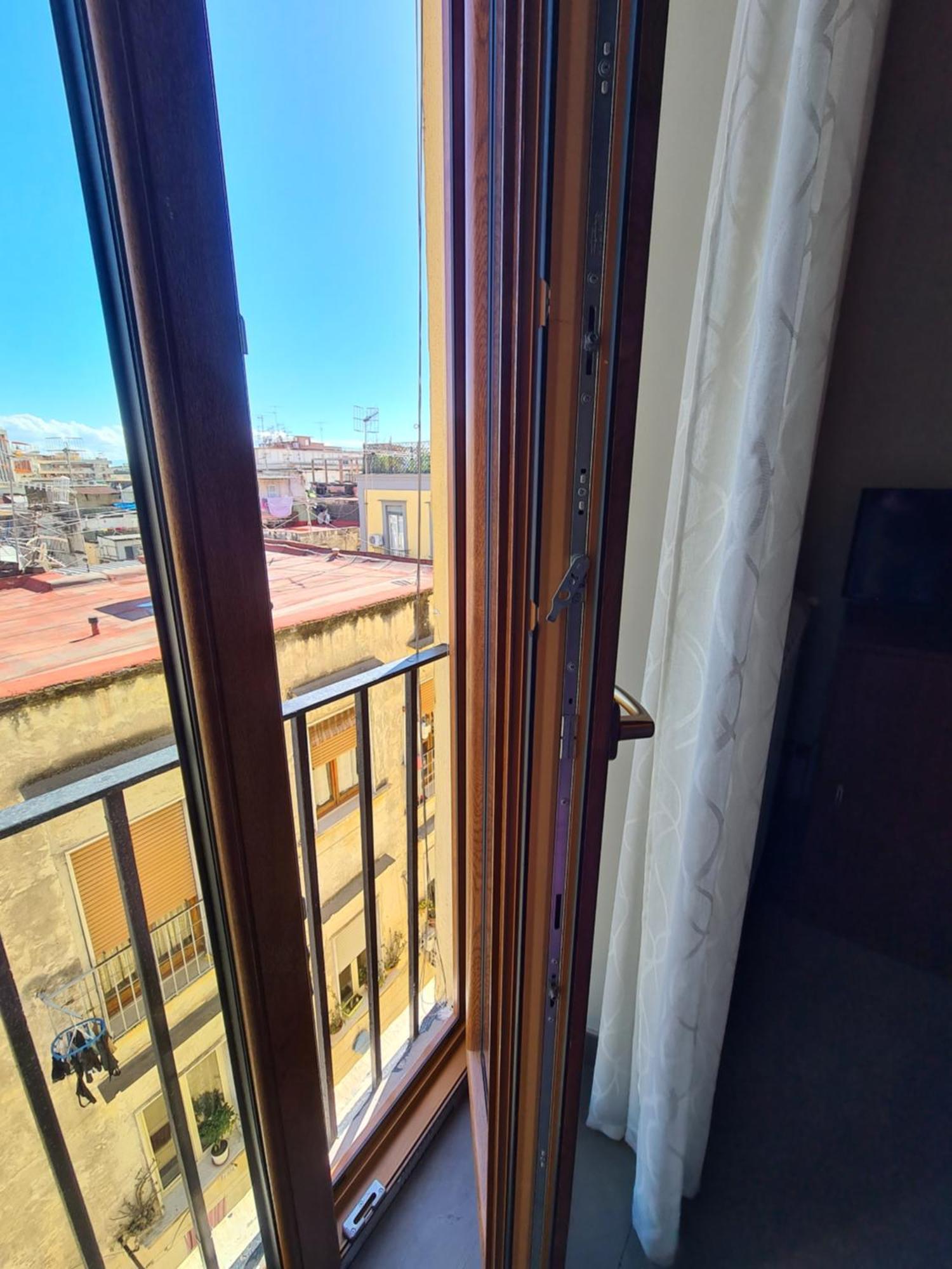 Mansarda Valu Apartman Nápoly Kültér fotó